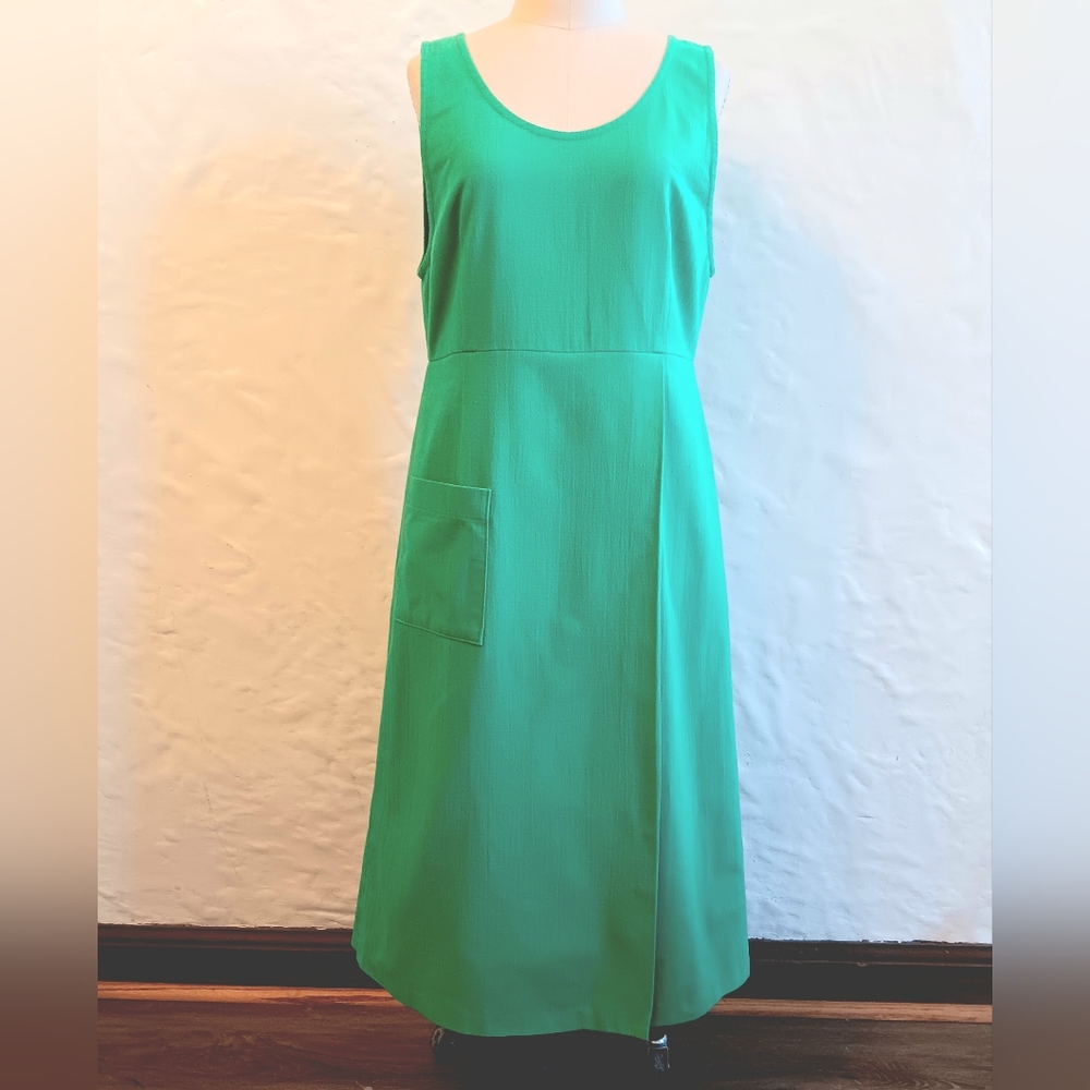 Vintage handmade, sleeveless faux-wrap midi Apron Dress. Large